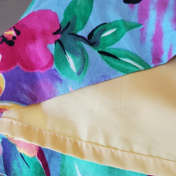 VINTAGE Large Pleat Floral Skirt - Picture 8 of 11